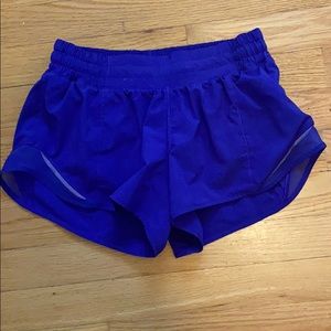 Lululemon hotty hot short 2.5 size 6